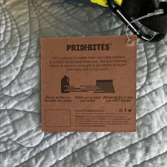 Odell Folded Travel Dog Bowl - Black and Yellow - Picture 3 of 3